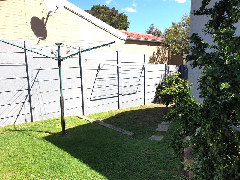 2 Bedroom Property for Sale in Gordons Bay Western Cape
